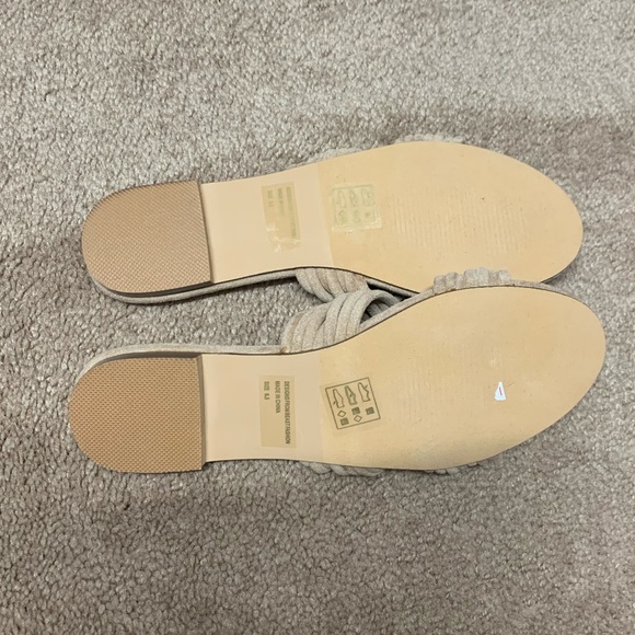 Brand new nude colored slip on sandals - Picture 3 of 3